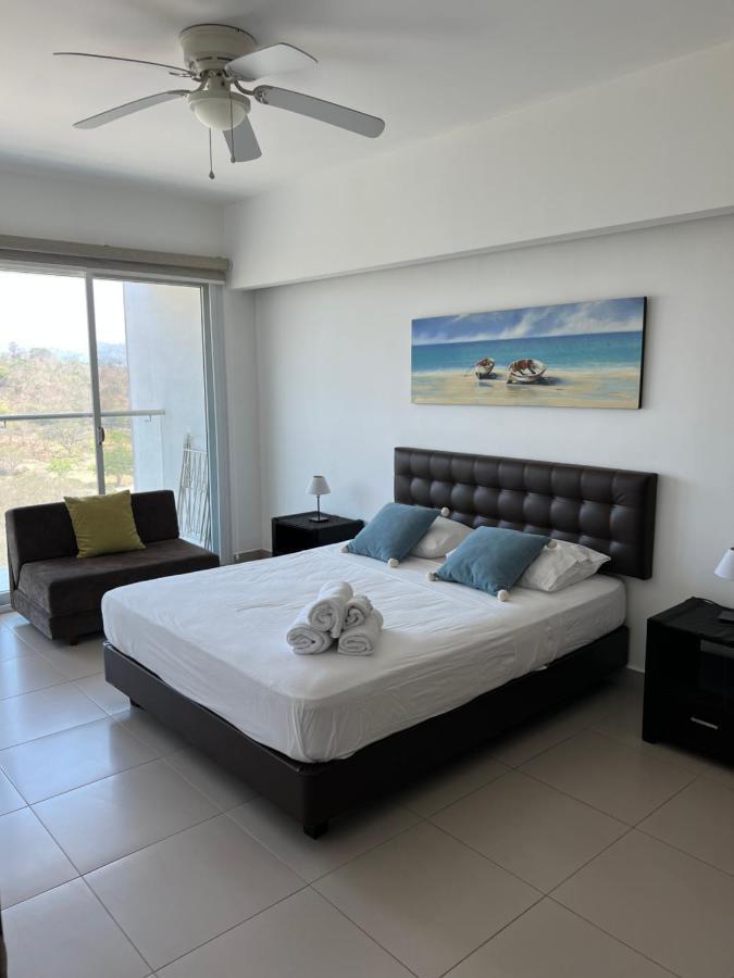 Resort Playa Azul Departamentos Frente Al Mar Tonsupa Exterior foto