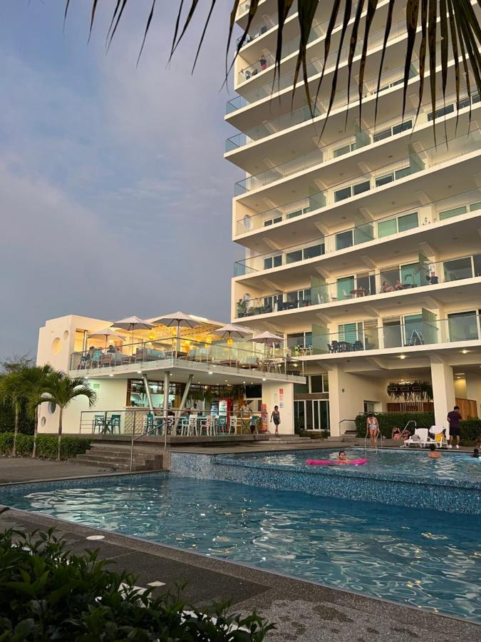 Resort Playa Azul Departamentos Frente Al Mar Tonsupa Exterior foto