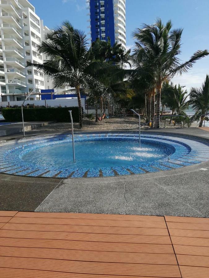 Resort Playa Azul Departamentos Frente Al Mar Tonsupa Exterior foto
